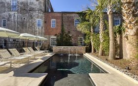 The Nicholas Veranda King Suite - Steps To King